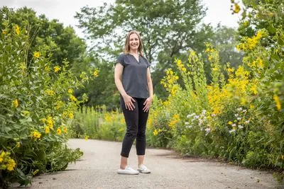 Actor portrait in outdoor park setting