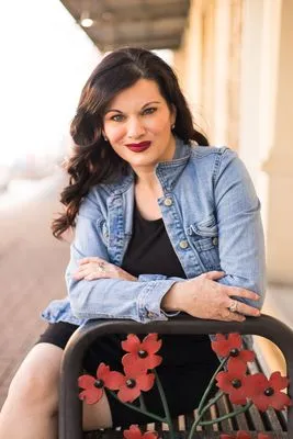 Urban environmental headshot on Chicago street